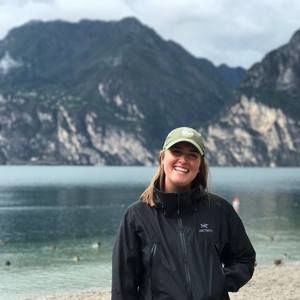 Meet your Posher, Elizabeth